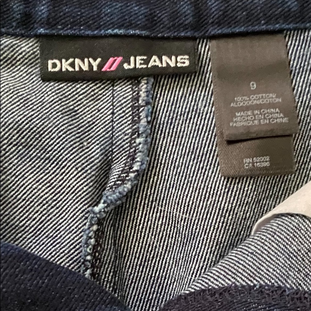 DKNY Women's Short Blue Jeans - Picture 4 of 4